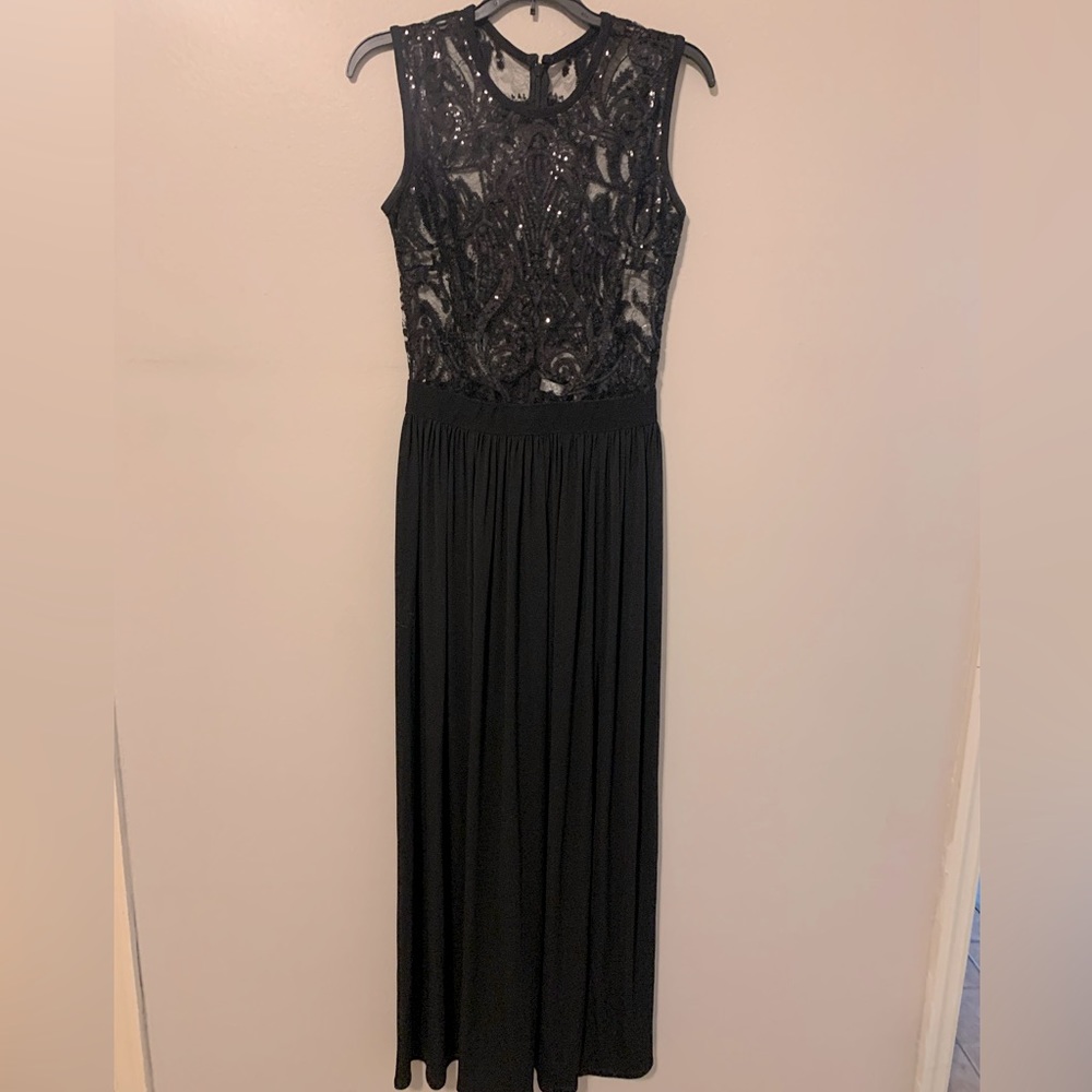 CityGodess long evening gown with tag.